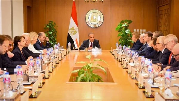 «غير مقبولة ولو للنقاش».. عبد العاطي يرفض أفكار إقامة معسكرات للاجئين في مصر