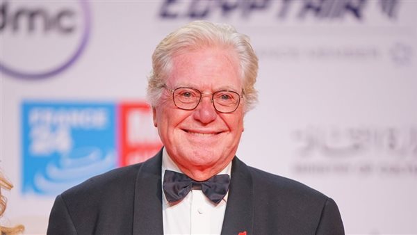 حسين فهمي يكشف موقف «القاهرة السينمائي» من أفلام الذكاء الاصطناعي