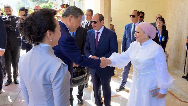 الرئيس السيسي يصطحب شي جينبينج في جولة بالمتحف المصري الكبير