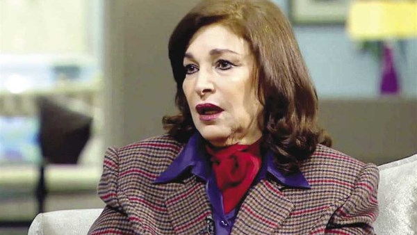 نادية رشاد تعلن اعتزالها وتغلق باب التواصل مع زملائها في الوسط الفني