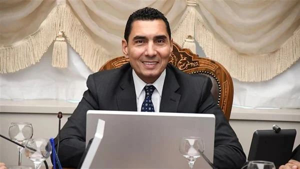 وزير الشباب والرياضة يكشف خطة التعامل مع ظاهرة هروب اللاعبين المصريين
