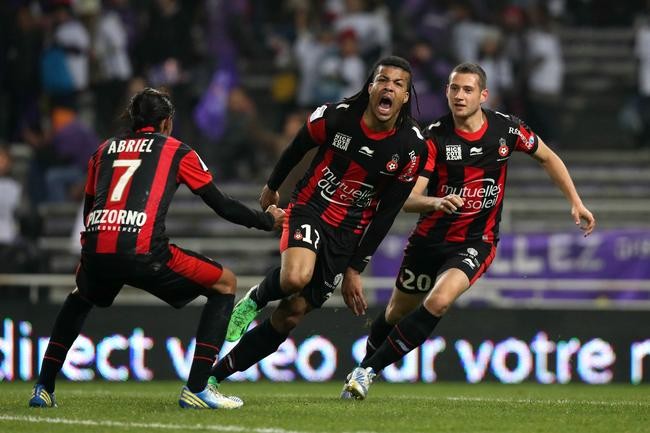 هدف عكسي يمنح نيس التقدم أمام ليل في الدوري الفرنسي