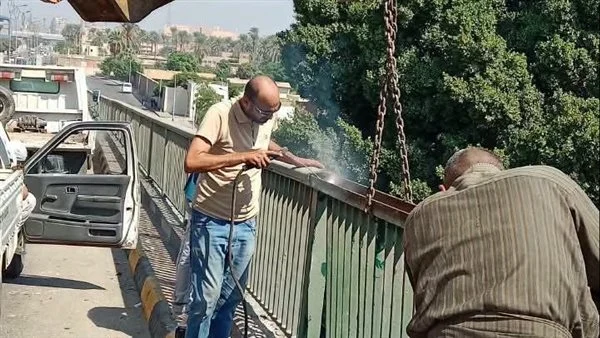 رفع مستوى الأمان.. إصلاح وصيانة أسوار كوبري فيصل بتوجيهات محافظ الجيزة
