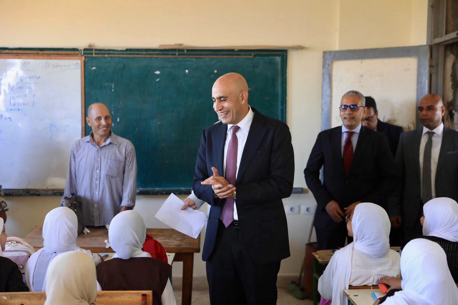 وزير التعليم يتفقد مدارس كفر الشيخ في أول أيام الدراسة.. ماذا وجه للطلاب والمعلمين؟