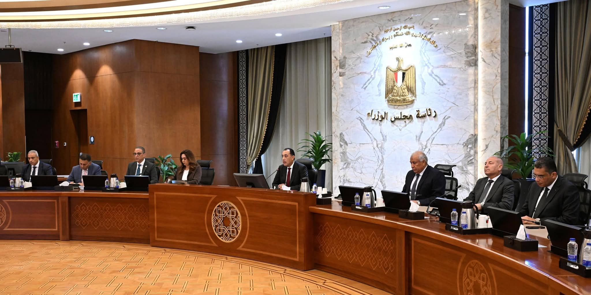 رئيس الوزراء يوجه المحافظين بإنشاء أسواق دائمة والتوسع في المعارض