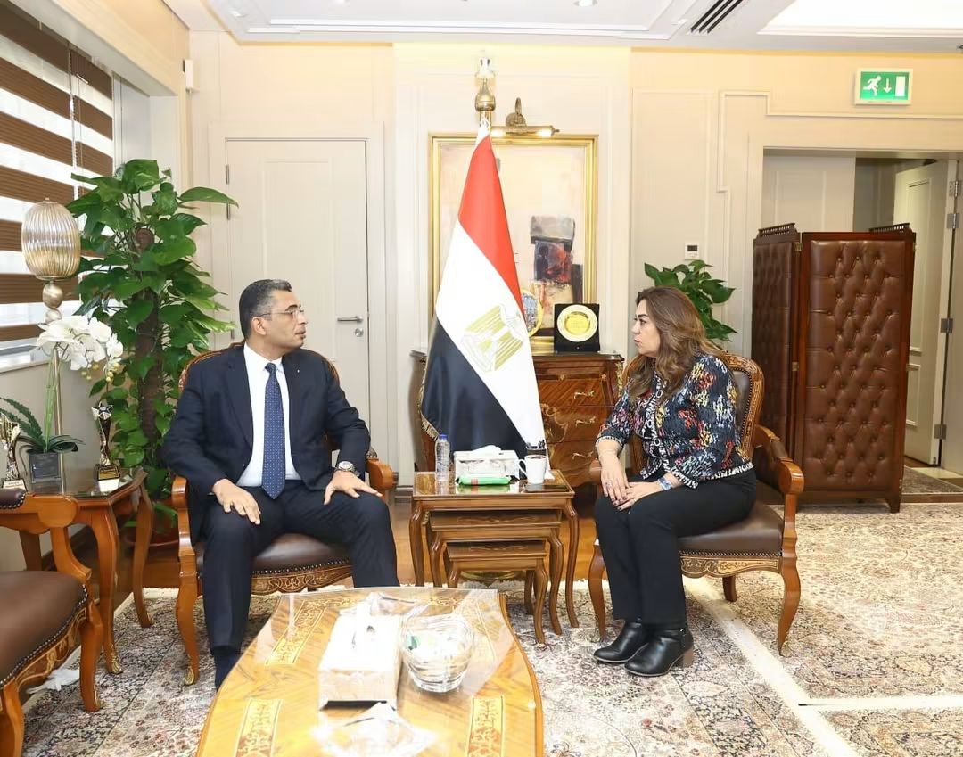 تشجير وتطوير ميادين وشوارع الغردقة.. أبرز توجيهات وزيرة التنمية المحلية مع محافظ البحر الأحمر
