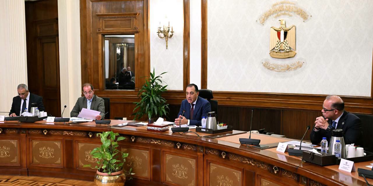 مدبولي يبحث تحفيز الإنتاج المحلي وزيادة الصادرات.. ماذا عن خطة دعم الصناعة