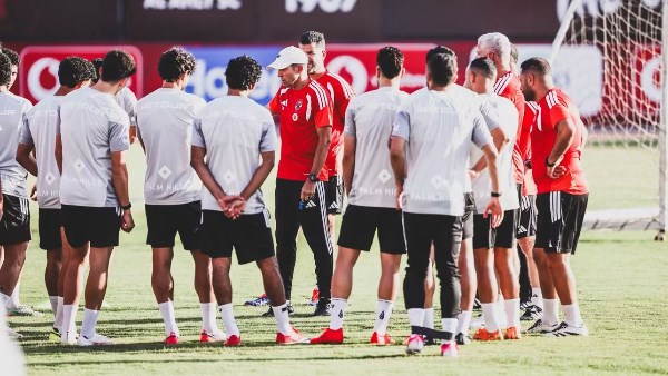 «خارج الحسابات».. الأهلي يحسم موقفه من ضم نبيل عماد دونجا