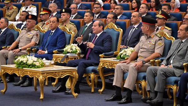 السيسي يضع ملامح إصلاح مؤسسات الدولة.. رسائل حاسمة بشأن حماية مصر وبناء الإنسان