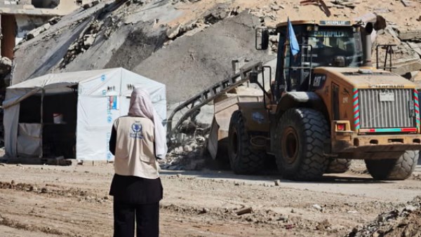 بين الجثامين والقنابل والذكريات.. كيف تواجه غزة 61 مليون طن من الركام؟