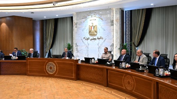 مدبولي يتفقد 4 مشروعات نقل عملاقة.. متى يبدأ تشغيل القطار الكهربائي السريع؟