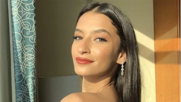 أميرة أديب تكشف حقيقة حضورها حفل زفاف شابين.. برسالة نارية